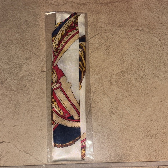 Lip Print Makeup Bag with Beauty Sponge Case and twilly - Picture 3 of 6